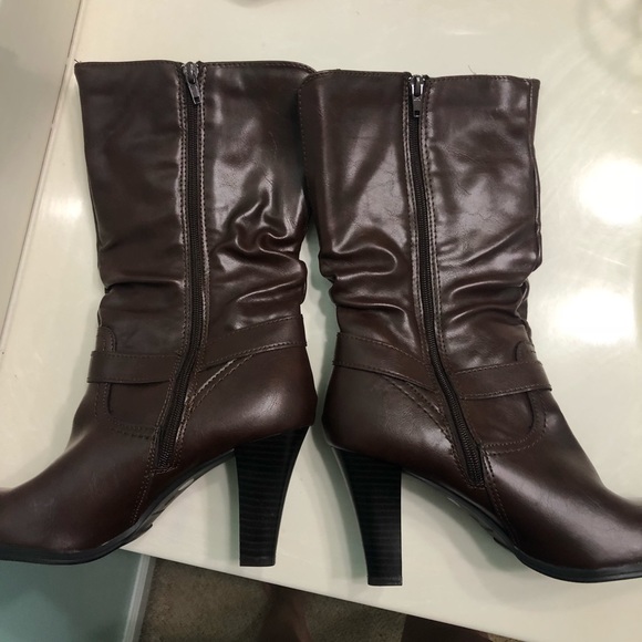 ***SOLD NWOT Leather Heeled Boots - Picture 3 of 4